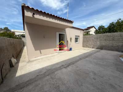Vlore, jepet me qera shtepi 1+1 Kati 0, 56 m² 400 € (Rruga Enver Jaho)