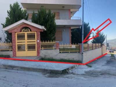 Fier, Patos Shitet Njesi 150 m², Cmimi Fillestar 9.000.000 Leke