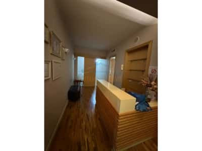 Tirane, jepet me qera ambjent biznesi Kati 1, 115 m² (Feriti Xhajko)