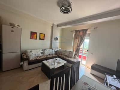 Tirane, jepet me qera apartament 2+1 Kati 4, 100 m² 500 € (PASKUQAN)