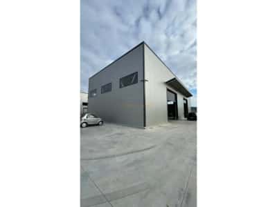 Tirane, shitet magazine Kati 0, 1.400 m² 800.000 € (Prush)