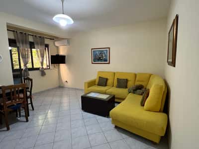 Apartament 1+1 për Qira në  Plazh Stacioni i parë, Durrës.