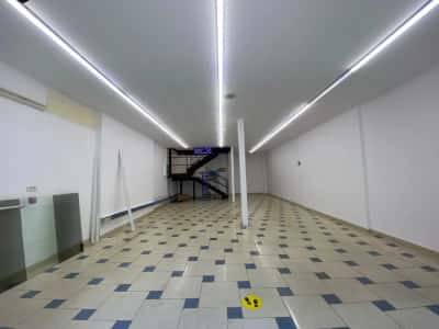 Tirane, jepet me qera dyqan Kati 0, 134 m² 1.600 € (myslym shyr)