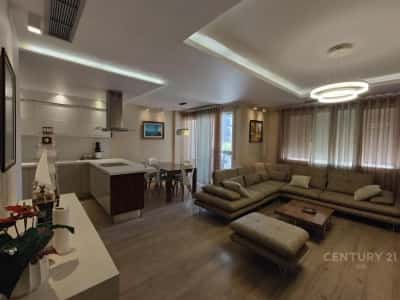 Shqiperi, jepet me qera apartament 3+1 Kati 2, 138 m² 900 €
