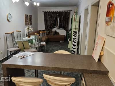 Jepet apartament 2+1 me qira tek 21 Dhjetori , Rruga Muhamet Gjollesha , Zogu i ZI , Rruga e Kavajes .