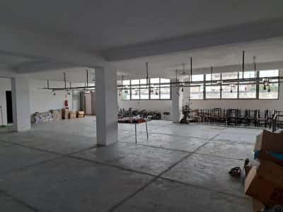 Tirane, jepet me qera ambjent biznesi Kati 1, 540 m² 2.500 € (bulevardi i ri)