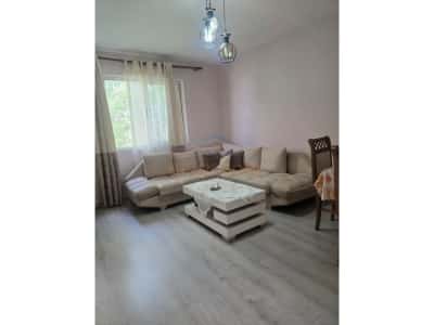 Tirane, jepet me qera apartament 2+1+Ballkon Kati 5, 75 m² 600 € (Ish Parku i Autobusave, Tiranë)