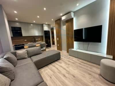 Tirane, shitet apartament 1+1+Post Parkimi,  Kati 2, 59 m² 230.000 € (Shkolla e Kuqe)