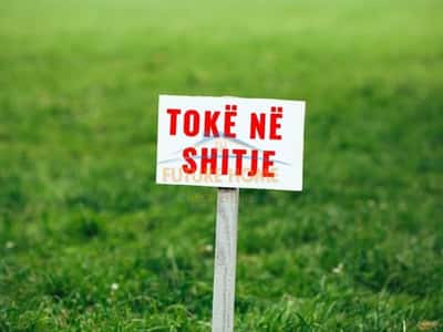Shitet, Tokë, Gjiri Lalzit