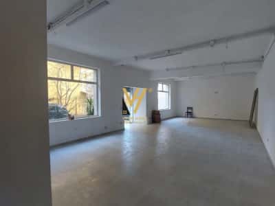 Tirane, jepet me qera dyqan Kati 0, 100 m² 1.500 € (TREGU ELEKTRIK)