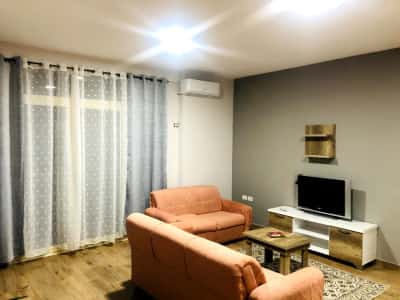 Elbasan, jepet me qera apartament 2+1+Ballkon Kati 1, 100 m² 390 € (https://maps.app.goo.gl/1XuMHsJhdP4SV83v5?g_st=ic)
