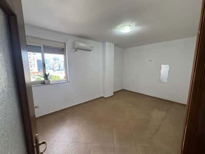 Qera, Ambient Biznesi , Sheshi Avni Rustemi, Tirane