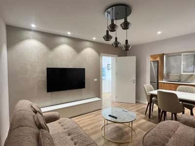 Vile Nje Kateshe me qera  2+1 Tek Rruga e Kavajes (ID BV22147) Tirane