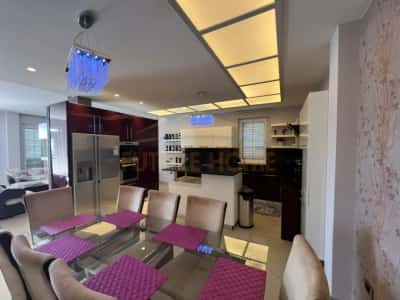 Tirane, jepet me qera Vile 4+1 Kati 3, 306 m² 2.500 € (PASKUQAN)