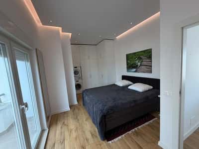 OPORTUNITET ELITAR DHE LUKSI NË BREGDET
DY APARTAMENTE EKSKLUZIVE NË KATIN E 11-TË DHE 2 GARAZHE