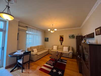 Apartament komod per shitje ne lagjen Rus.