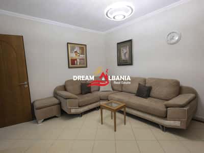 Jepet me qera apartament 2+1, Materniteti i Ri,(ID 4229504)