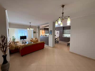 Shitet , Apartament 3+1+2, Rruga Mihal Ballkameno  , Pogradec