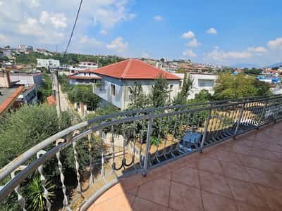 Paskuqan, Tiranë