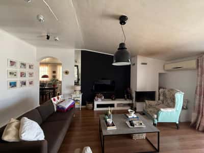 Apartament  3+1  per shitje prane Kopeshtit Botanik .