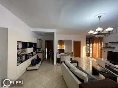 Jepet apartament me qera 2+1 Komuna Parisit