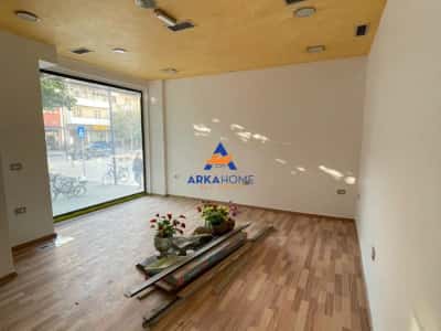 Tirane, shitet ambjent biznesi Kati 0, 60 m² (ISH STACIONI TRRENIT)