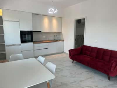 . Apartament me qera 1+1.  2 balkone    +parkim
