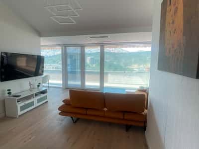Shitet, Apartament Duplex, Liqeni i Thate, Tirane.
