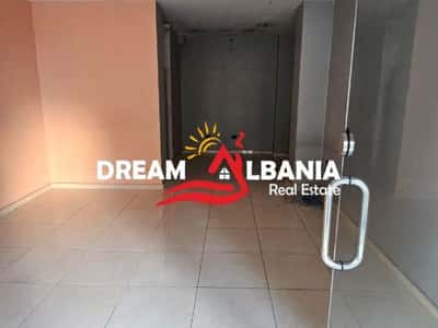 Jepet me Qira Ambient Biznesi në Rrugën Bardhyl prane EHW ( 42711188 )