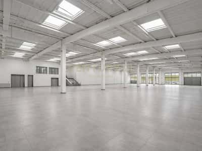 JEPET ME QIRA MAGAZINE 1100M2 NE KOMBINAT 3,300 € /Muaj