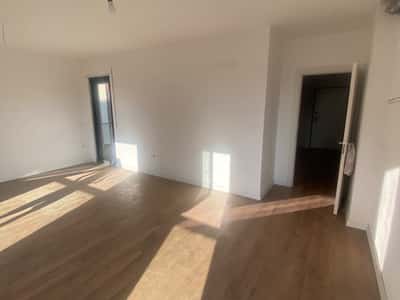 Shitet apartament 2+1+2 prane Rruga Sulejman Delvina , Komuna e Parisit , Vasil Shanto , Stadiumi Dinamo .