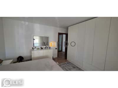 Shitet Apartament 4+1+2+2 ne Ali Dem/ Prane rruges Tanush Topia