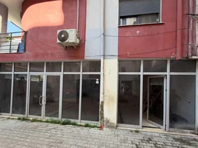 Shitet ambient 94.19 m² me vetratë — Rr. Shefqet Kuka, Linzë