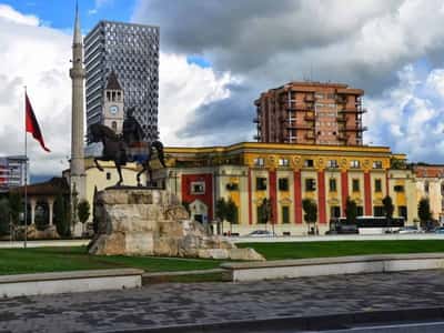 Dyqan - Për Qira - Sheshi Skënderbej, Tiranë(ID: 530481001-1406)