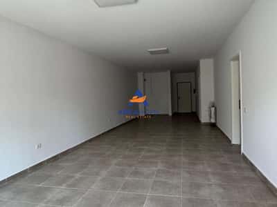 JEPET ME QERA AMBIENT BIZNESI 168 M2 "LIQENI I THATË" 1600 EURO