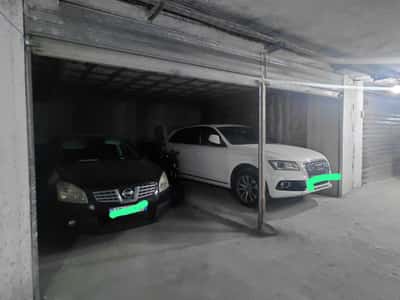 Shitet, Garazh, Vila e Zogut, Durres
